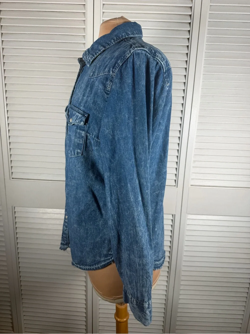Levi's Classic Fit‎ Western Denim Snap Shirt Blue Long Sleeve Pearl Snaps L